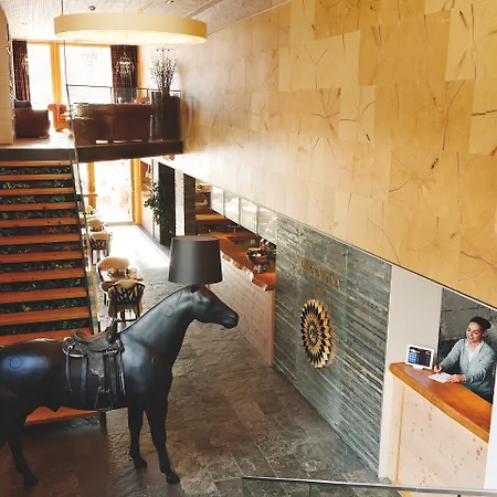 Hotel Alpine Rock Surlej